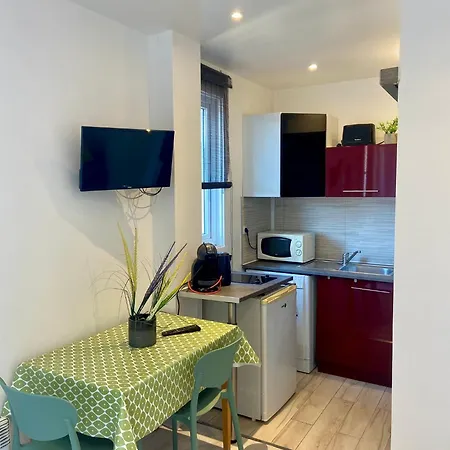 Fshh Aparthotel